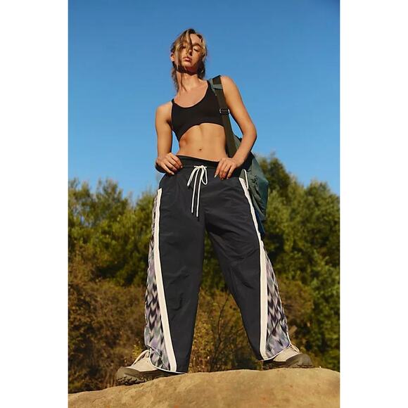New Free People Movement Champ Is Here Printed Pants Women’s Size Small - Picture 1 of 7